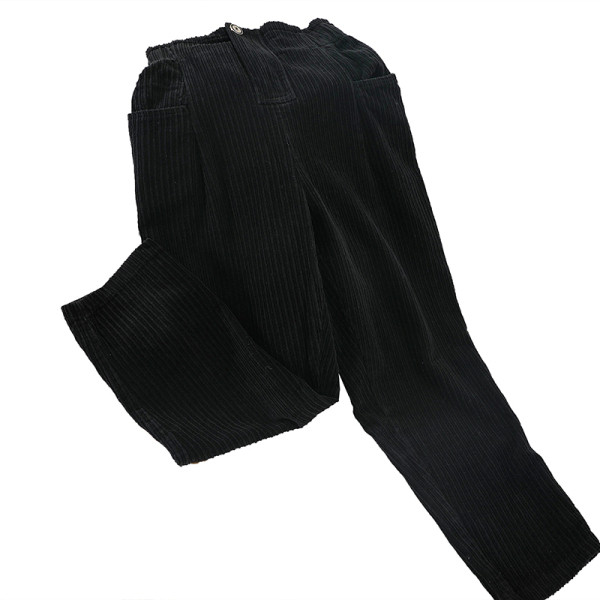 Aktuális női farmer, magas derékkal és oldalzsebekkel