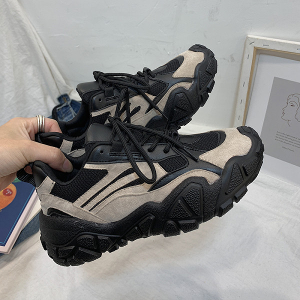 Új modell női velúr tornacipők durva talppal és fűzővel