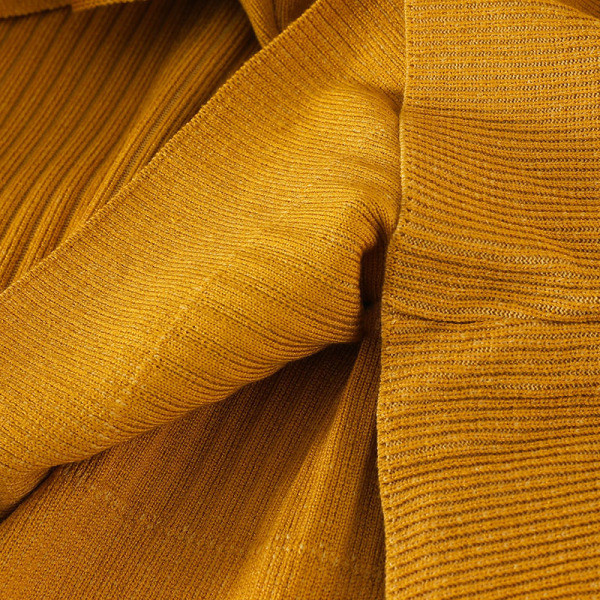 Kaasaegne naiste kootud komplekt, mis sisaldab kampsunit ja rihmadega kleiti