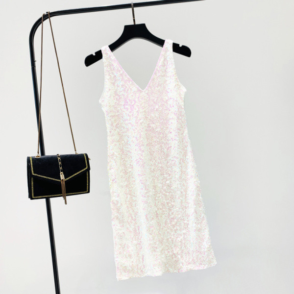 Stiilne naiste kleit spitsikaelusega ja litritega