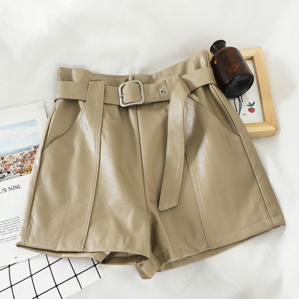 Naiste nahast lühikesed püksid kõrge vöö ja vööga