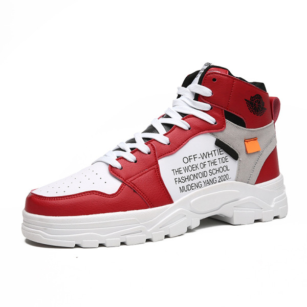 Meeste vabaaja tossud lameda talla, pealdiste ja lipsudega