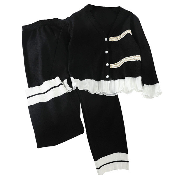 Naiste vabaaja komplekt, mis sisaldab vesti ja pükse