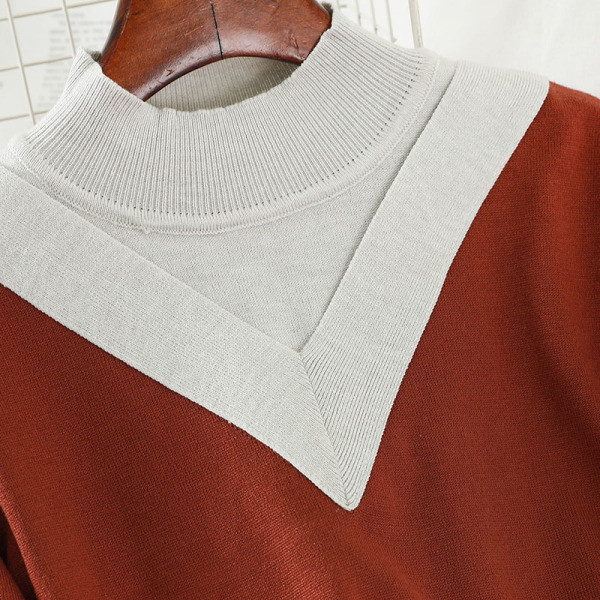 Vékony kötés női szett pulóverrel és szoknyával