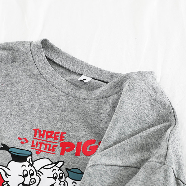 Naiste vabaaja komplekt, mis sisaldab aplikatsiooniga T-särki ja kõrge vöökohaga lühikesi pükse