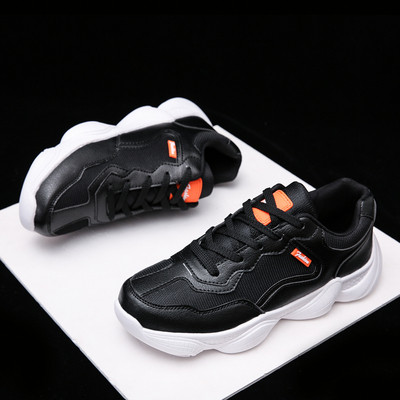 Meeste vabaaja tossud paelte ja kareda tallaga