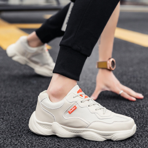 Meeste vabaaja tossud paelte ja kareda tallaga