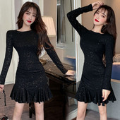 Új modell női rövid fekete ruha - szabású modell