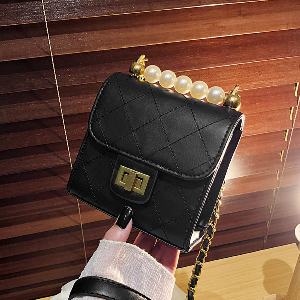 Moodne pika sanga ja pärlitega kaunistusega naistekott