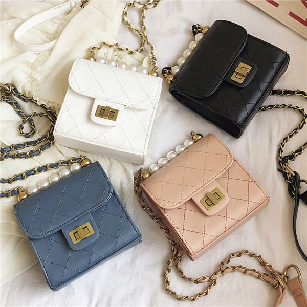 Moodne pika sanga ja pärlitega kaunistusega naistekott