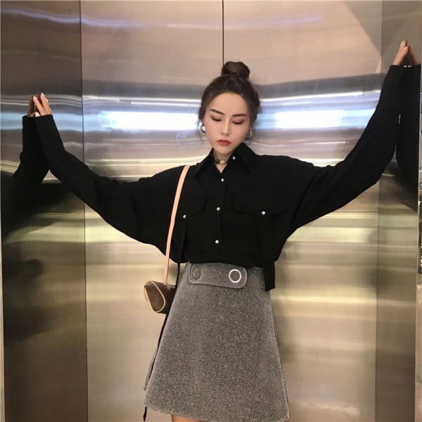 Must naiste särk klassikalise kraega - lai mudel