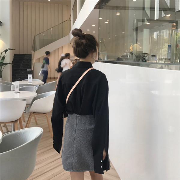 Must naiste särk klassikalise kraega - lai mudel