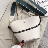 Öko-nahast vabaaja naistekott metallist ketiga