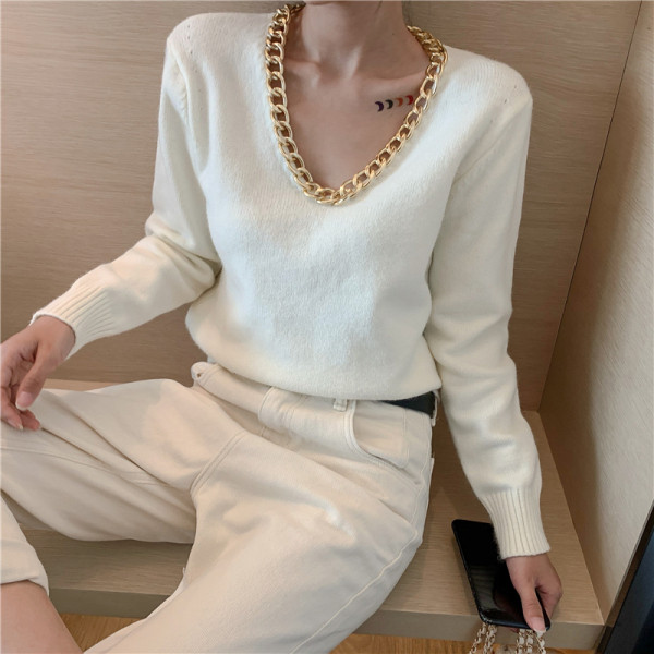 Modern női pulóver fém lánccal