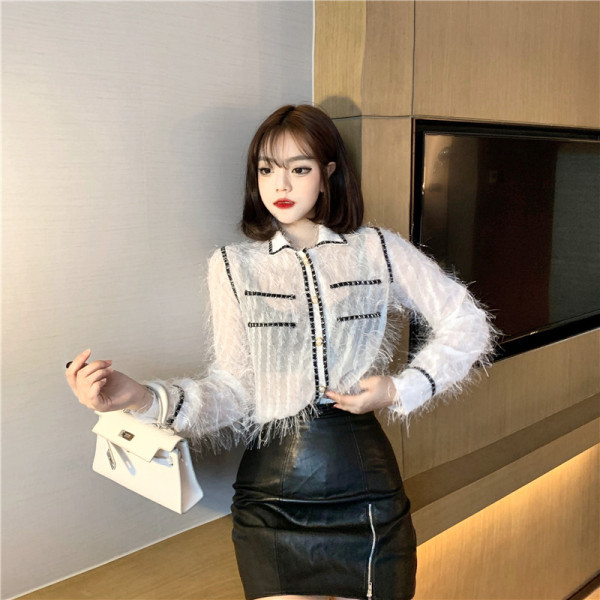 Stiilne naiste särk klassikalise krae ja tikandiga