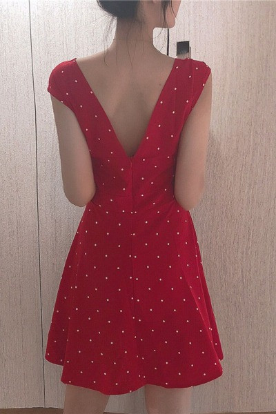 Vabaaja naiste kleit spitsikaelusega ja avatud seljaosaga