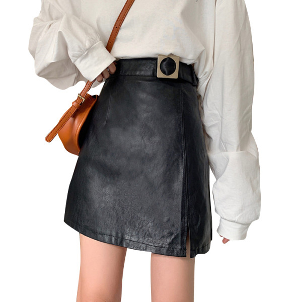 Korszerű bőr női szoknya magas derékkal, fém csattal