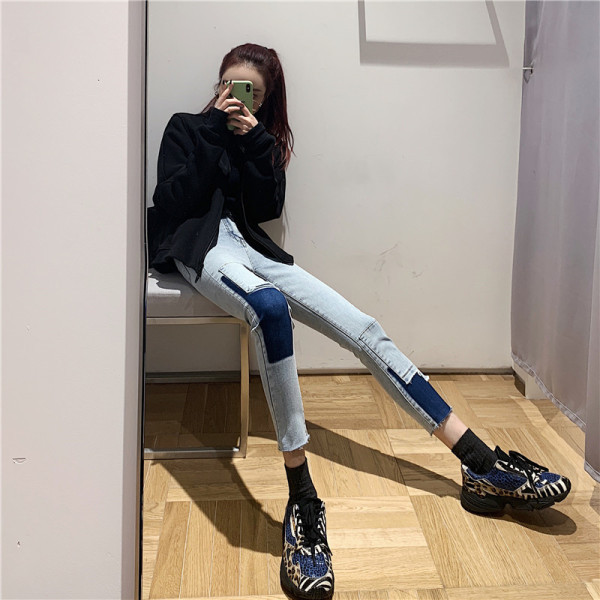 Modern női farmer Karcsú modell magas derékkal, színes foltokkal