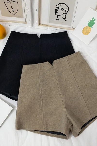 Lihtne kõrge vöökohaga naiste laia pükste mudel