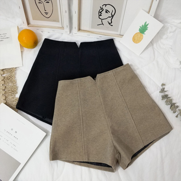 Lihtne kõrge vöökohaga naiste laia pükste mudel