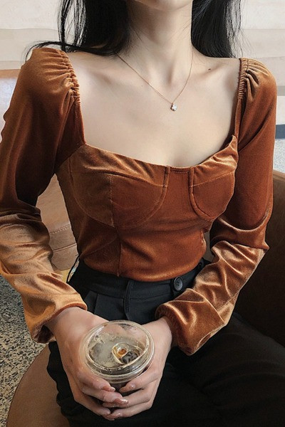 Sametine naiste retropluus kandilise kaelusega