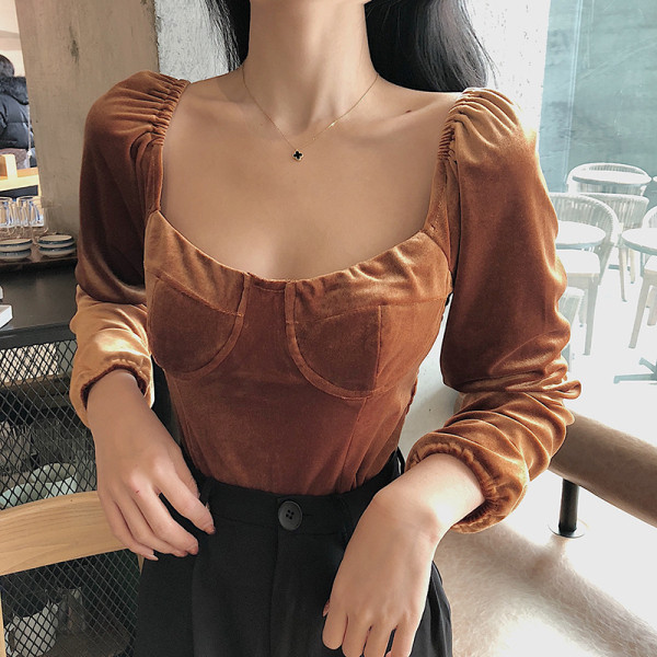 Sametine naiste retropluus kandilise kaelusega