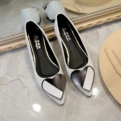 Uus mudel Kevad-suvised mokassiinid lameda talla ja metalldekooriga