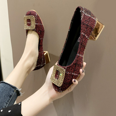 Uus mudel tekstiilist vabaajajalatsid madala kontsaga ja pandlaga