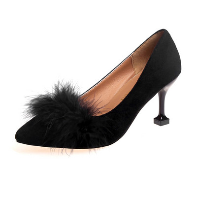 Sule ja õhukese kontsaga naiste kingade teritatud mudel