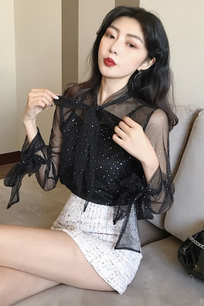 Kevadine naiste litritega pluus ja paelaga krae