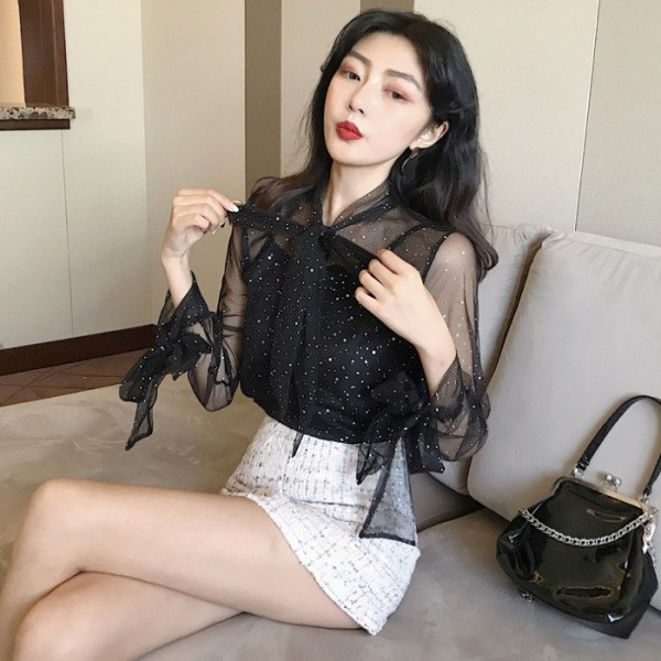 Kevadine naiste litritega pluus ja paelaga krae