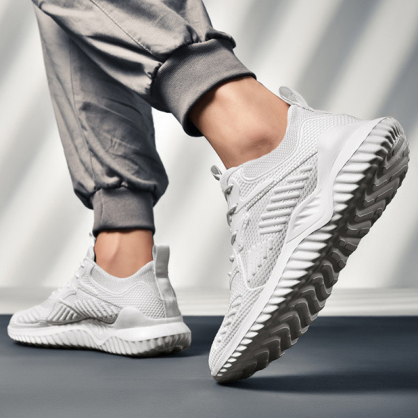 Sport és alkalmi férfi tornacipők fűzővel - 48-as méretig