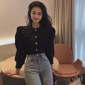 Stílusos női ing békával és puffos ujjakkal