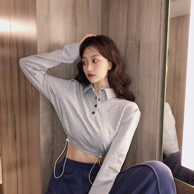 Klassikalise nööpide ja lipsudega naiste vabaaja pluus