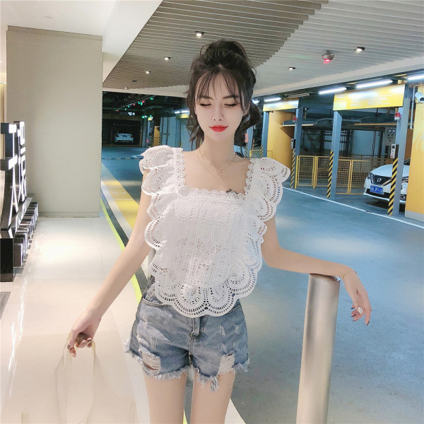 Uus mudel ruudukujulise kaelusega pitsist topp