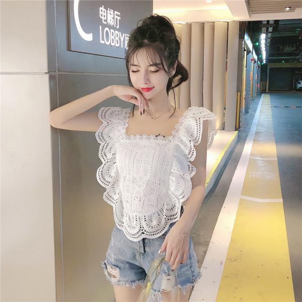 Uus mudel ruudukujulise kaelusega pitsist topp