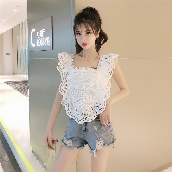 Uus mudel ruudukujulise kaelusega pitsist topp