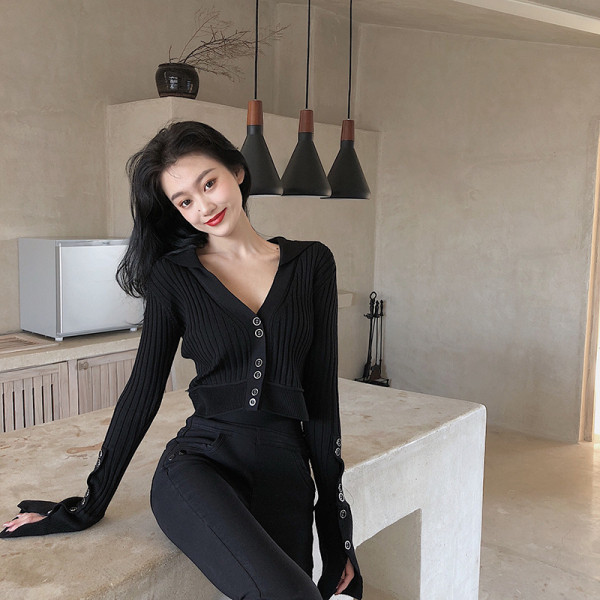 Juhuslik naiste vest velvetrikoosist lootosevarrukate ja spitsikaelusega