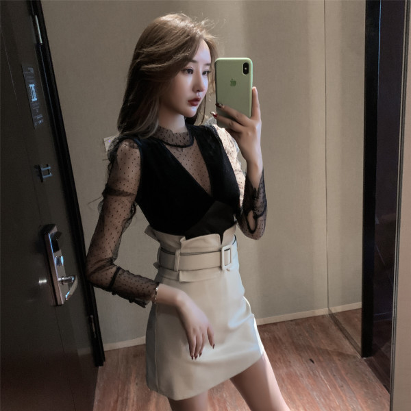 Új modell női fekete bársony blúz tüll ujjal