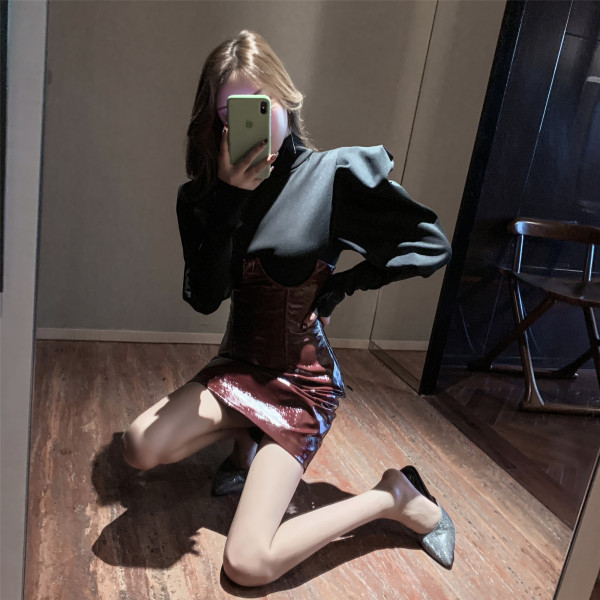 Új modell bőrszoknya, magas derékkal