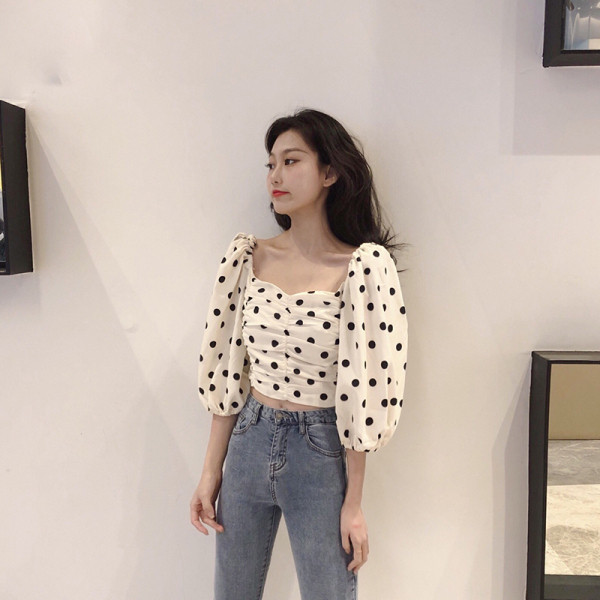 Vabaaja naiste pluus allakäivate varrukate ja puhvvarrukatega