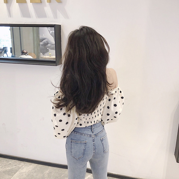 Vabaaja naiste pluus allakäivate varrukate ja puhvvarrukatega