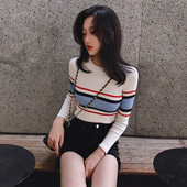 Triibuline velvetist jerseist naiste ovaalse kaelusega pluus