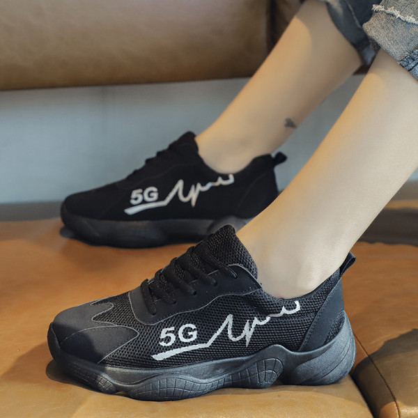 Sport és alkalmi női tornacipő 4,5 cm magas talppal