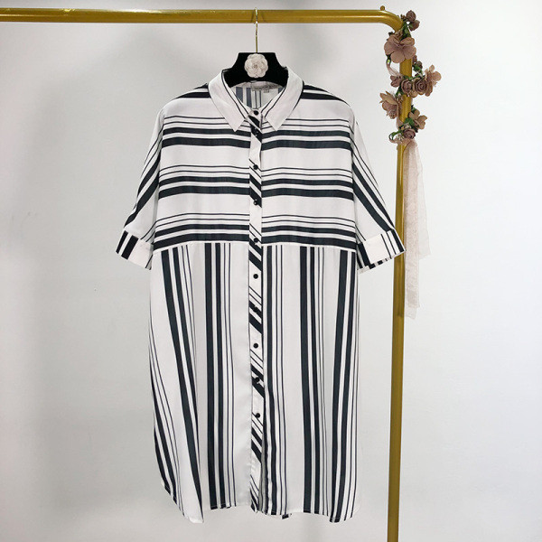 Uue mudeli lühike triibuline nööpidega kleit-särgi tüüp