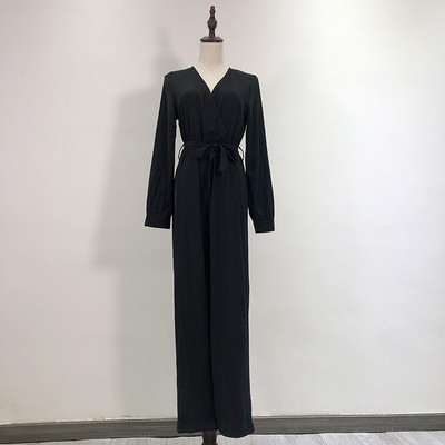 Moodne vabaaja kombinesoon pikkade varrukate ja V-kaelusega