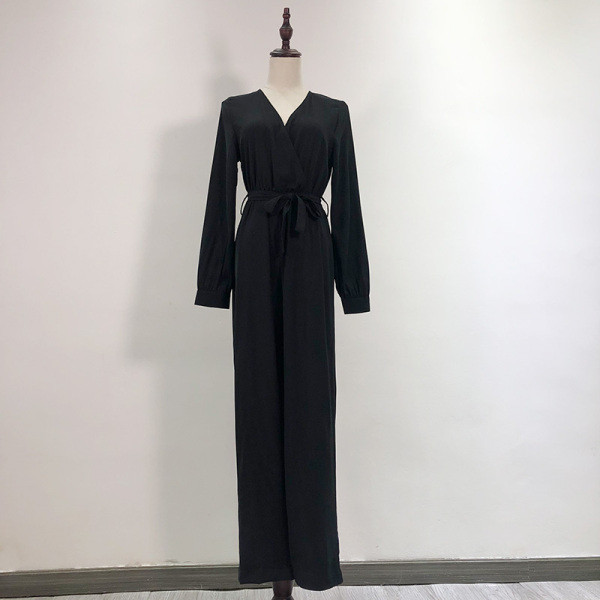 Moodne vabaaja kombinesoon pikkade varrukate ja V-kaelusega