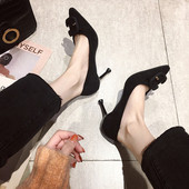 Stiilsed õhukeste kontsade ja pandlaga naiste kingad