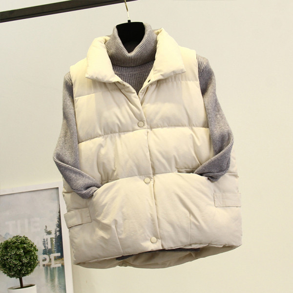 Igapäevane paks taskute ja nööpidega naistevest