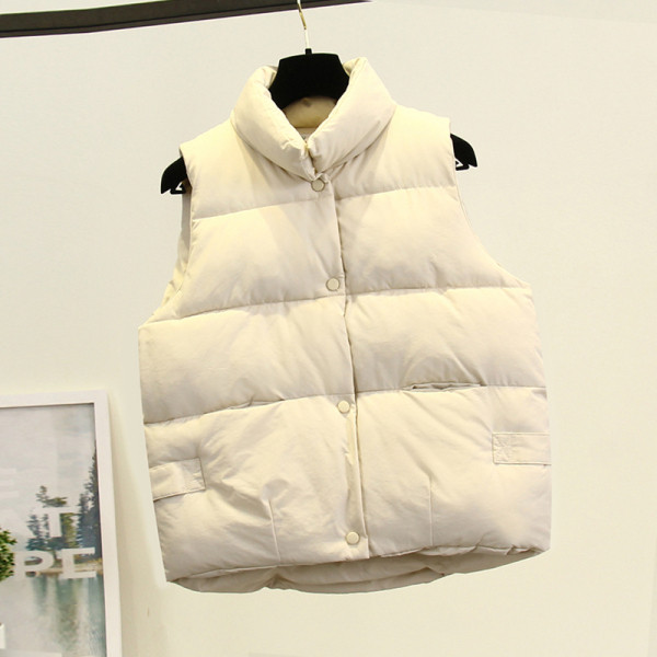 Igapäevane paks taskute ja nööpidega naistevest